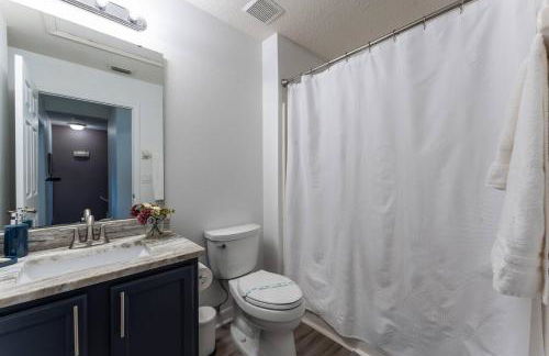 Stay Close to Disney in Your 3-Bedroom Haven - Foto 21