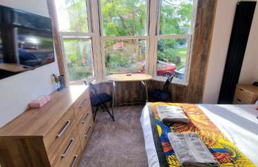 Beachside Bliss in Heart of Town - Foto 13