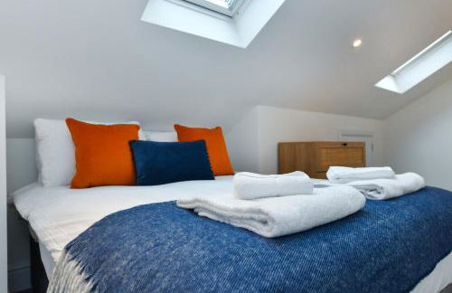 Stylish Two-Bed Home Near Nature & Transport Links - Foto 14