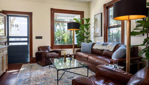 Upscale Downtown Home Walk to Beach shops Bars 2 - Foto 5