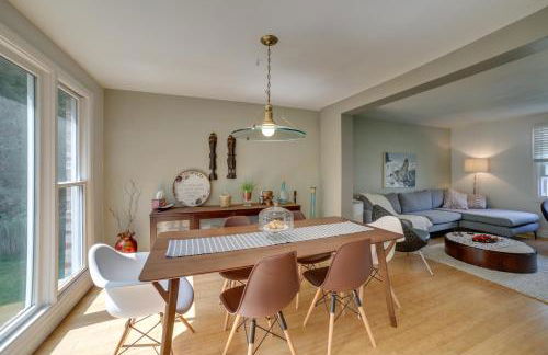 15 Mi to Pittsburgh WFH-Friendly Home with Deck - Foto 1