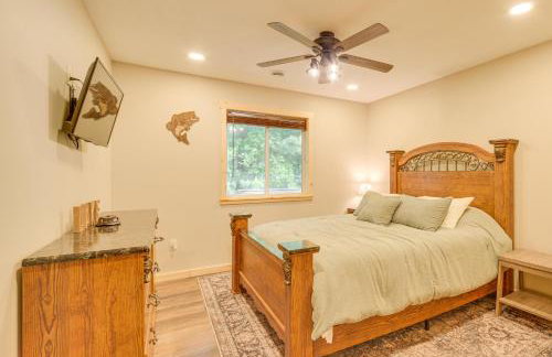 Boat Dock, BBQ and Fireside Fun Clam Lake Cabin - Foto 13