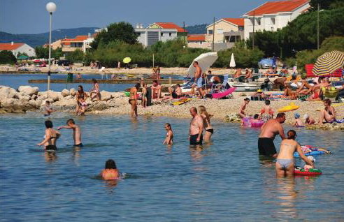 Cozy Home In Prkos With Jacuzzi - Foto 18