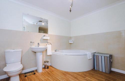 Kinship House by YourStays - Stunning Holiday Home in the Suburbs - Foto 41