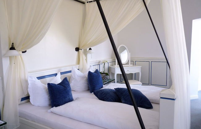 Schloss Weißenburg - Photo 28