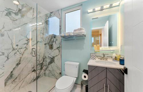 Spacious Mountain View 4 Bedroom Modern Home - Foto 13