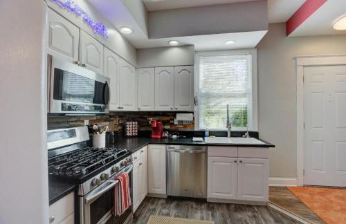 Hip and Spacious Midtown Cottage near Beale Street - Foto 7