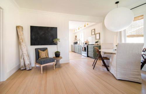 The Gable - 3 BLKS from Main St - Photo 3