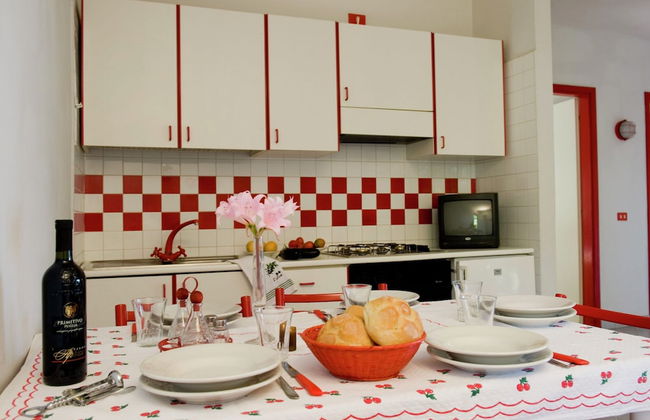 Holiday House with Pool near Sea, Beach, & Caves - Foto 8