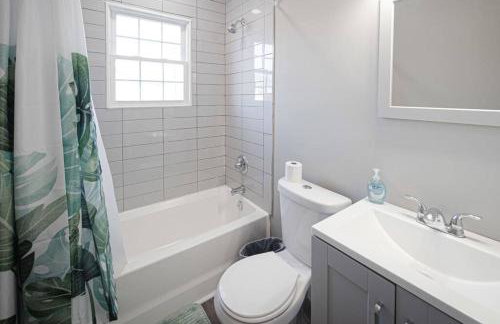 Delightful airy remodeled 1 1 Elsas - Photo 18