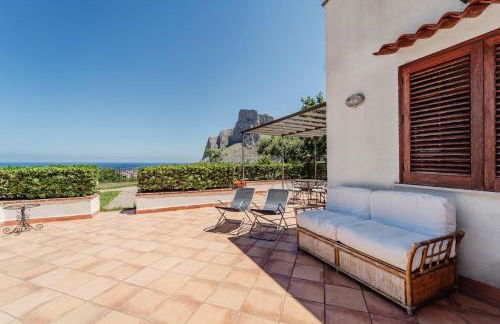 Pool & Panoramic Villa - 9 mins city center - Foto 2