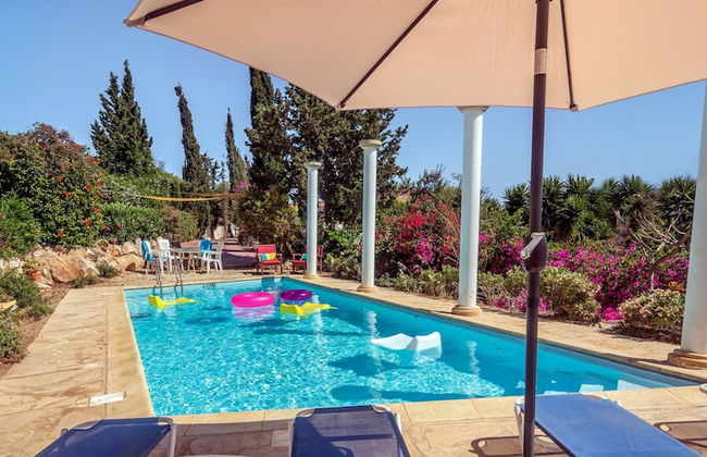 Wonderful Quiet Area, Completely Privacy, Large Private Pool, Colourful Garden - Foto 42