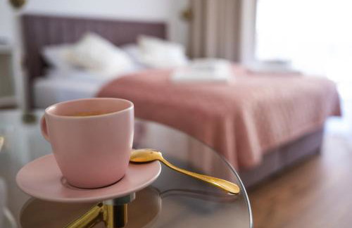 SOLEK, Apartamenty hotelowe i pokoje gościnne ze śniadaniem, przyjazne zwierzętom, wyjątkowe, z widokiem na Jezioro Jamno i w bardzo bliskiej odległości od morza - Foto 21