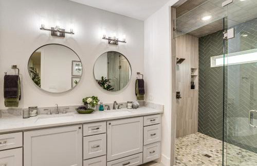 Hot Tub, Fire Pit! High-End Cedar Creek Lake Haven - Foto 15