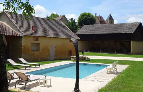 Domaine avec piscine à Milhac dans le Lot 4 étoiles 2 gîtes - Foto 22