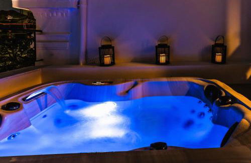 Mosaic Luxury Home - Photo 7