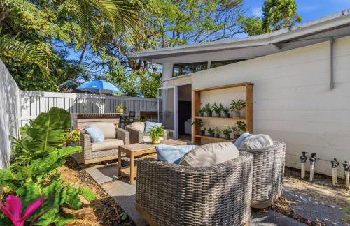 Stunning Lanikai Home just steps to the Ocean-Authentic Hawaiian Tropical Charm - Photo 32