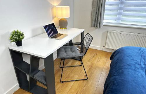 Hutchcomb Villa, 4 Bed Luxury House,Oxford+Parking - Foto 42