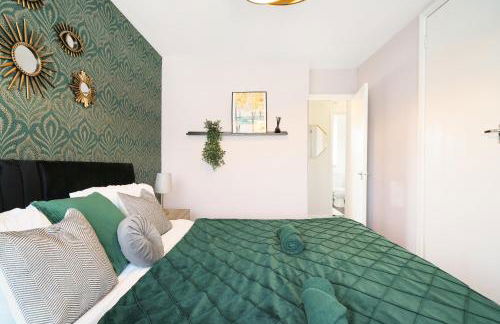 Bright 2BR Aylesbury Home, Sleeps 4, Parking, Work, Leisure, Friendly - Foto 8