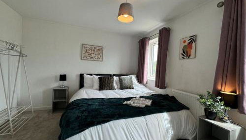 Bolehyde House, Sleeps 6, 3 Bedrooms, North Swindon location, Parking - Foto 3