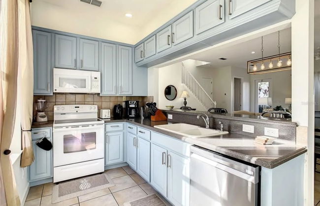 Reunion Resort 3 bed With Private Pool - Photo 11