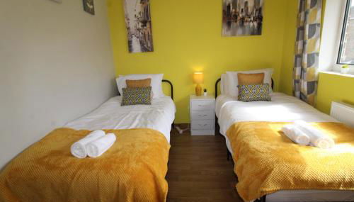 Raynald House - Photo 1