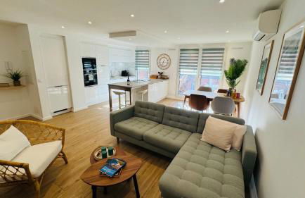 French Riviera Escape - Théoule Hyper Centre - 2 Terrasses - Parking - Photo 2