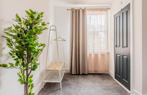 Immense Bright 5BR House near Kensington Olympia - Photo 53