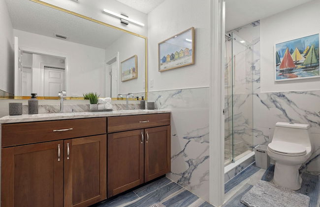 Serenity Haven Luxe Pet Friendly 5BR - Photo 26