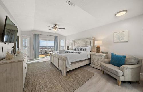 Oceanfront home with pool, large decks, fire pit and private walkover to the beach - Foto 14