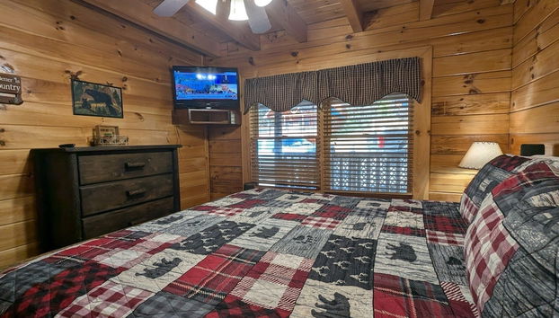 Ern807 - Black Bearry Ridge - Great Location! Close To All The Action! 6 Bedroom Cabin by RedAwning - Foto 4, Habitación