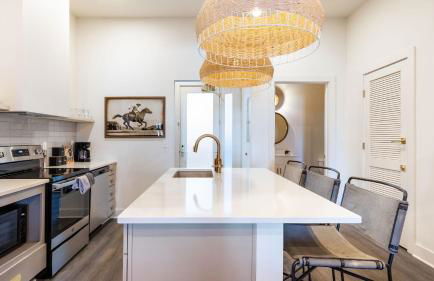 36 Guests on Music Row Bachelorette Suites Glam Room 5 Minutes to Downtown - Foto 59