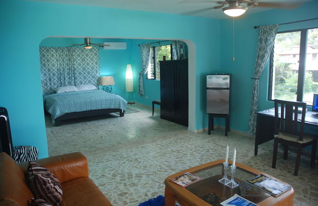 E&J Boutique Residences - Photo 50