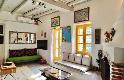 Ioulis Century Home - Photo 21