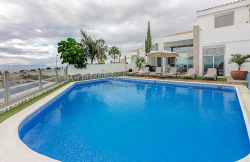 Villa Isabella, Luxury Villa with Heated Pool Ocean View in Adeje, Tenerife - Foto 13