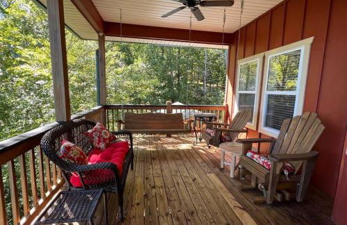 Red Rooster Family Cabin w/Hot Tub+Fire Pit+View - Foto 73