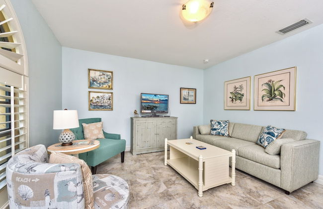 Le Monaco - Romantic 1 BR Condo Steps from 5th Ave S. Chic Coastal Retreat with King Bed and Beach Access. Perfect Location for Couples Near Dining, Shopping, and Naples Beach - Foto 1