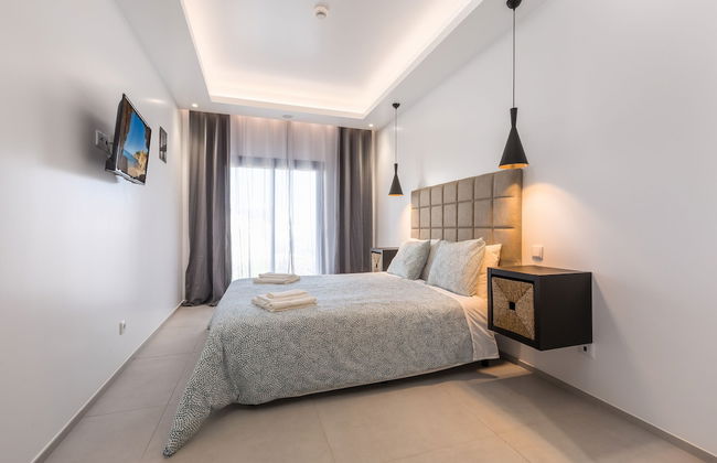 Correeira Luxury Residence T2 C- Albufeira, Pools, Wifi, Bbq, Beach - Photo 2