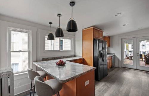 Bourbon Trail Duplex~ HOT TUB~ Walk to Downtown - Foto 34