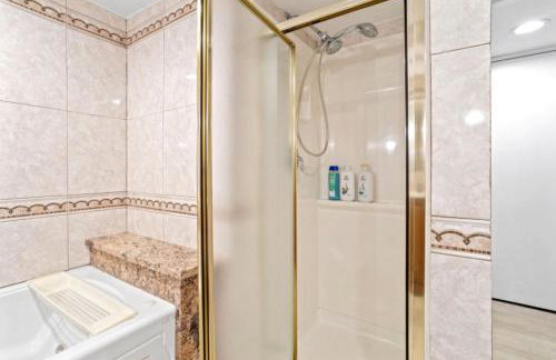 8BR 3BA Classic by Tropicana, Boardwalk, Beach - Foto 41