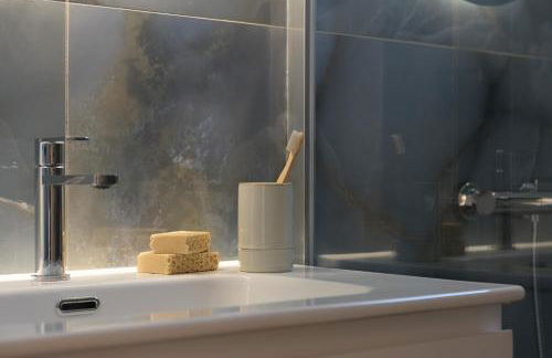 Venerato Villas Ampela & Apolonia, with Pool, Spa Whirlpool & Heritage, By ThinkVilla - Foto 69