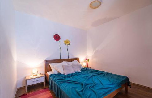 4 Bedroom Lovely Home In Veliki Vareski - Foto 32