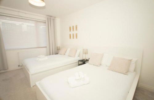 Spacious 4BR 4BA gated townhouse with balconies, Central JQ - Foto 17