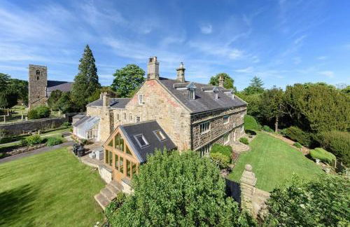 10 Bed Stunning House in village, with Hot Tub - Photo 49