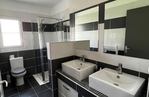 Maison d'Évasion entre Plage et Forêt - Charme et Confort à Deux Pas de l'Océan - Foto 5