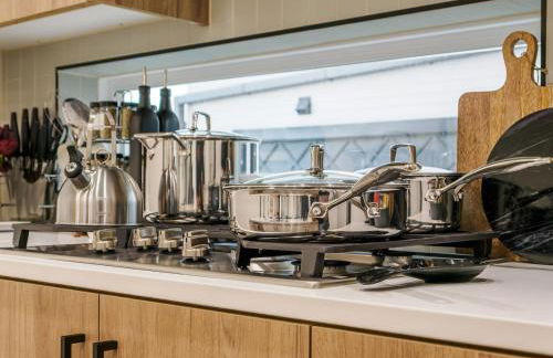 New Modern Dallas Skyline Rooftop Firepit and a Garage - Foto 27