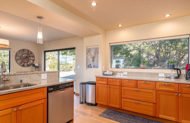 The Sixpence Beach Access Hot Tub - Foto 8