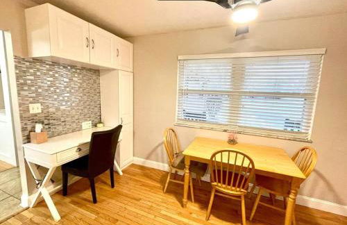 Large Private Ranch - Master Bedroom Suite with King Bed and private Bathroom - Fenced Yard - Pets & Kids Welcome - Pool Table - Foto 20