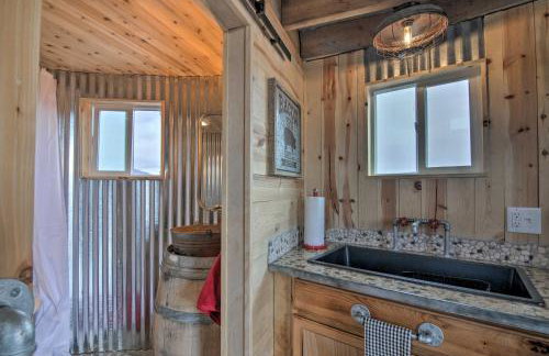 Unique Utah Tin Cabin with Mountain Views! - Foto 12