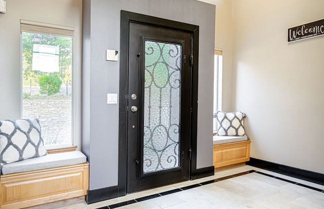 Lavish Lake Getaway - Foto 8